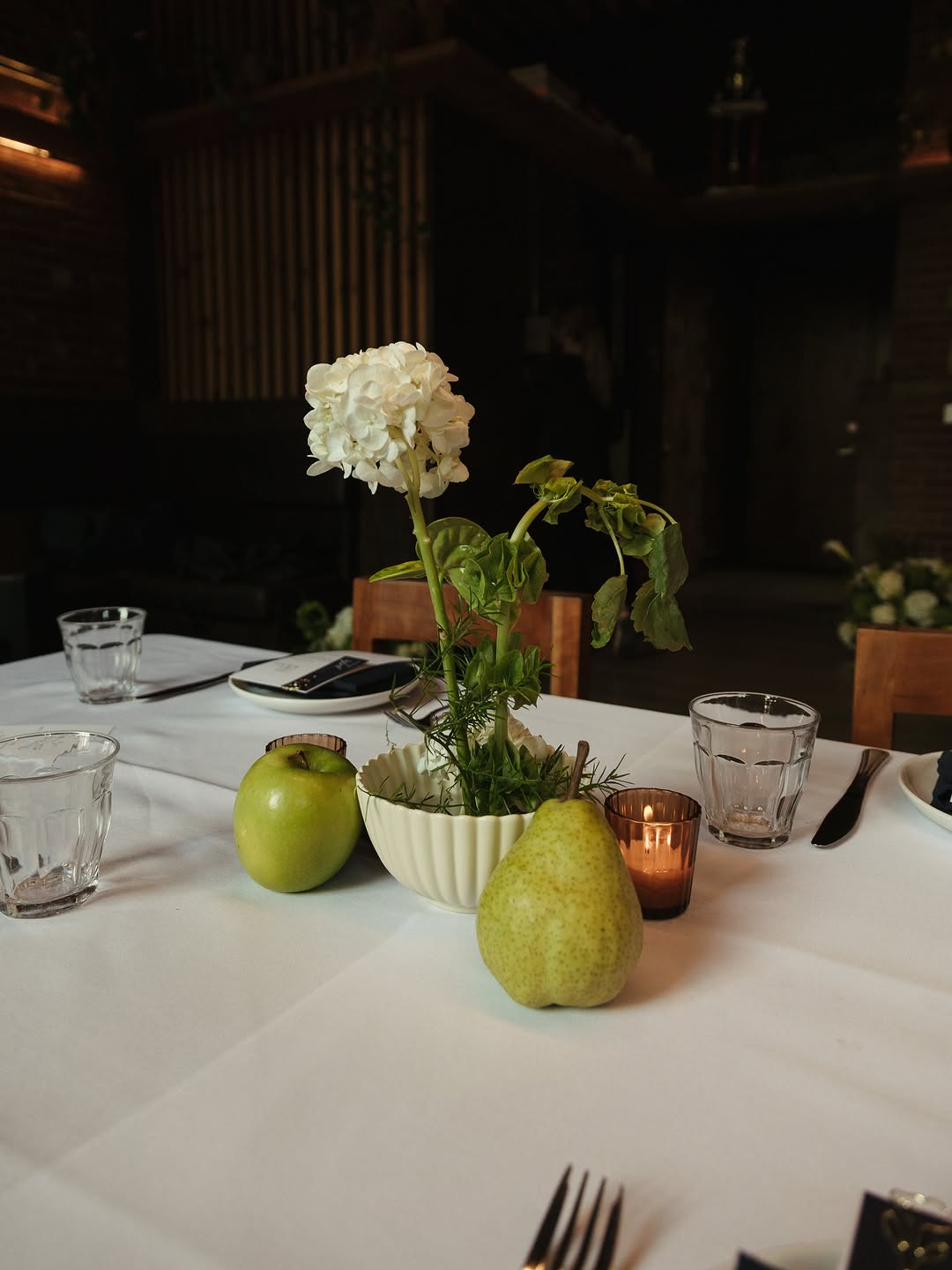 The Gilmore: elegant and professional table setting