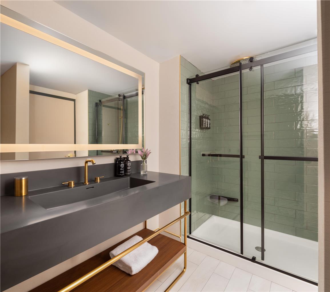 The Printing House Hotel: high quality hotel bathroom photo