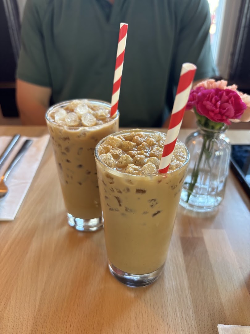 Verna: appealing photo of iced coffee