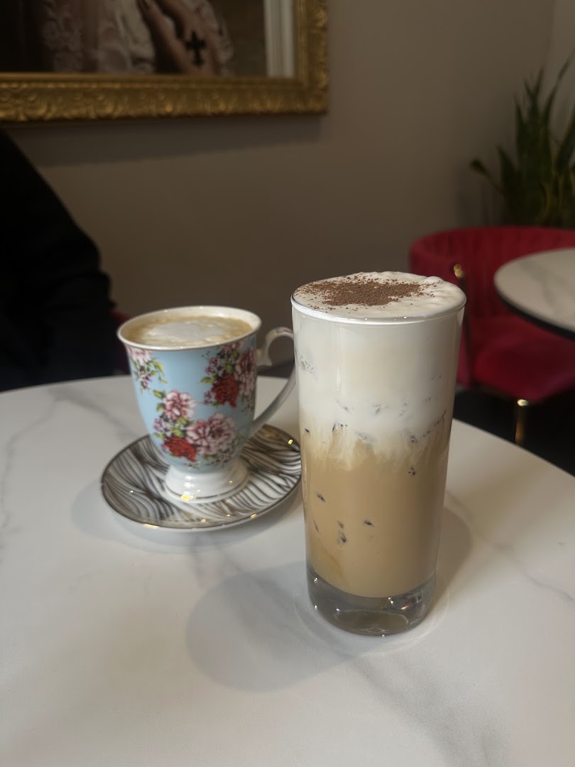 Antoinette's: appealing photo of bar drinks