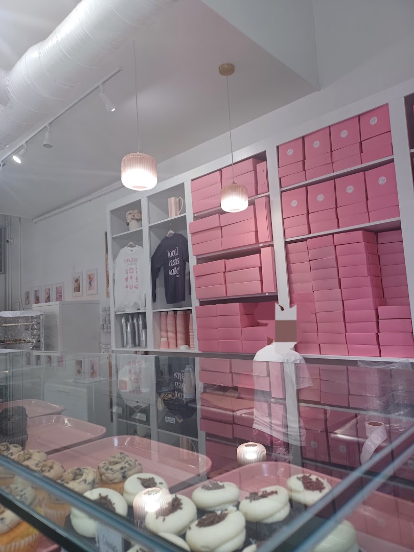 Batter Bakery: clear, inviting shop interior display