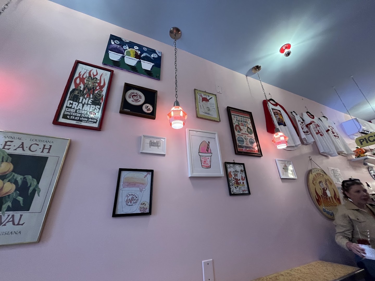Chance in Hell Snoballs: venue atmosphere and decor