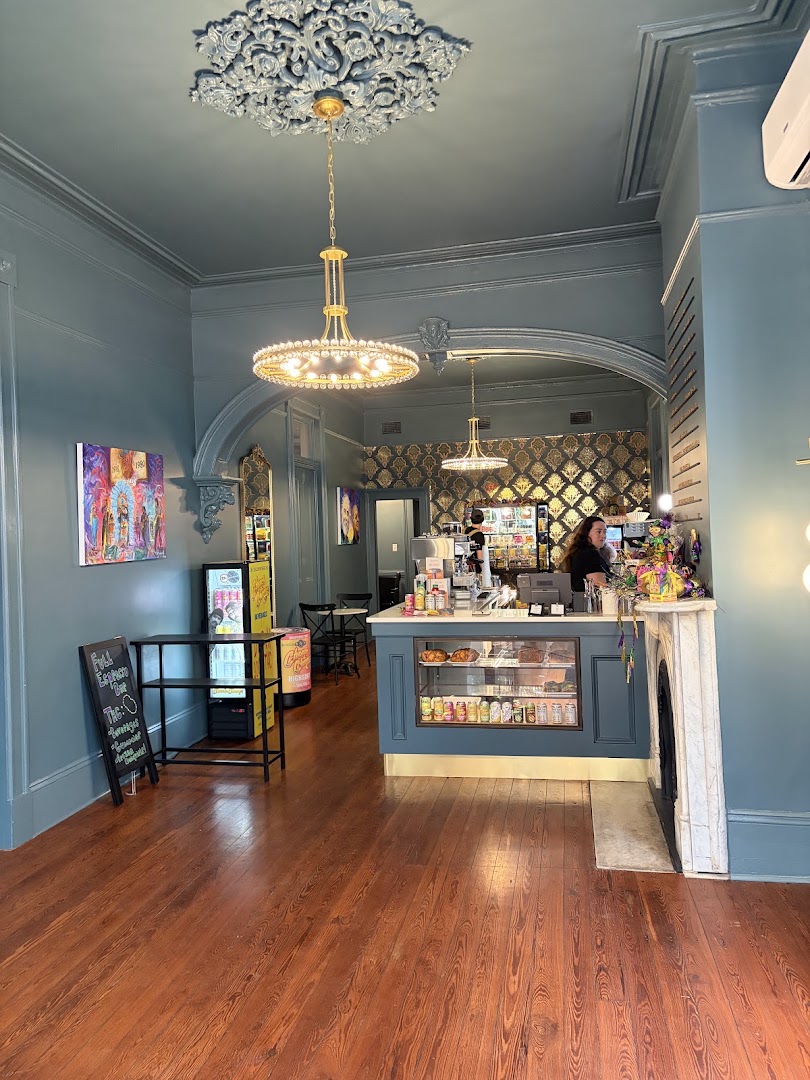 High Grinds: clear, inviting view of interior