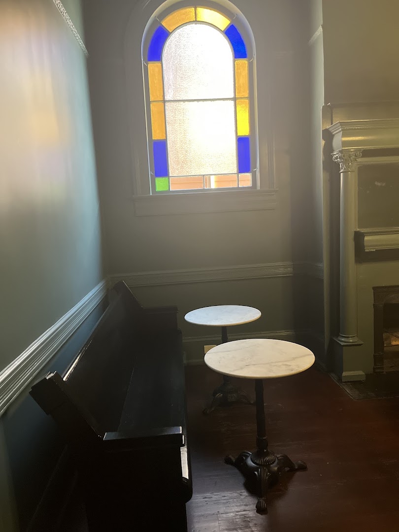 High Grinds: venue interior and atmosphere