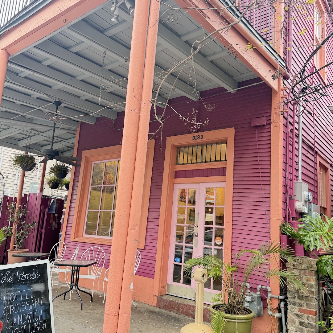 Le Ponce: clear exterior shot of venue