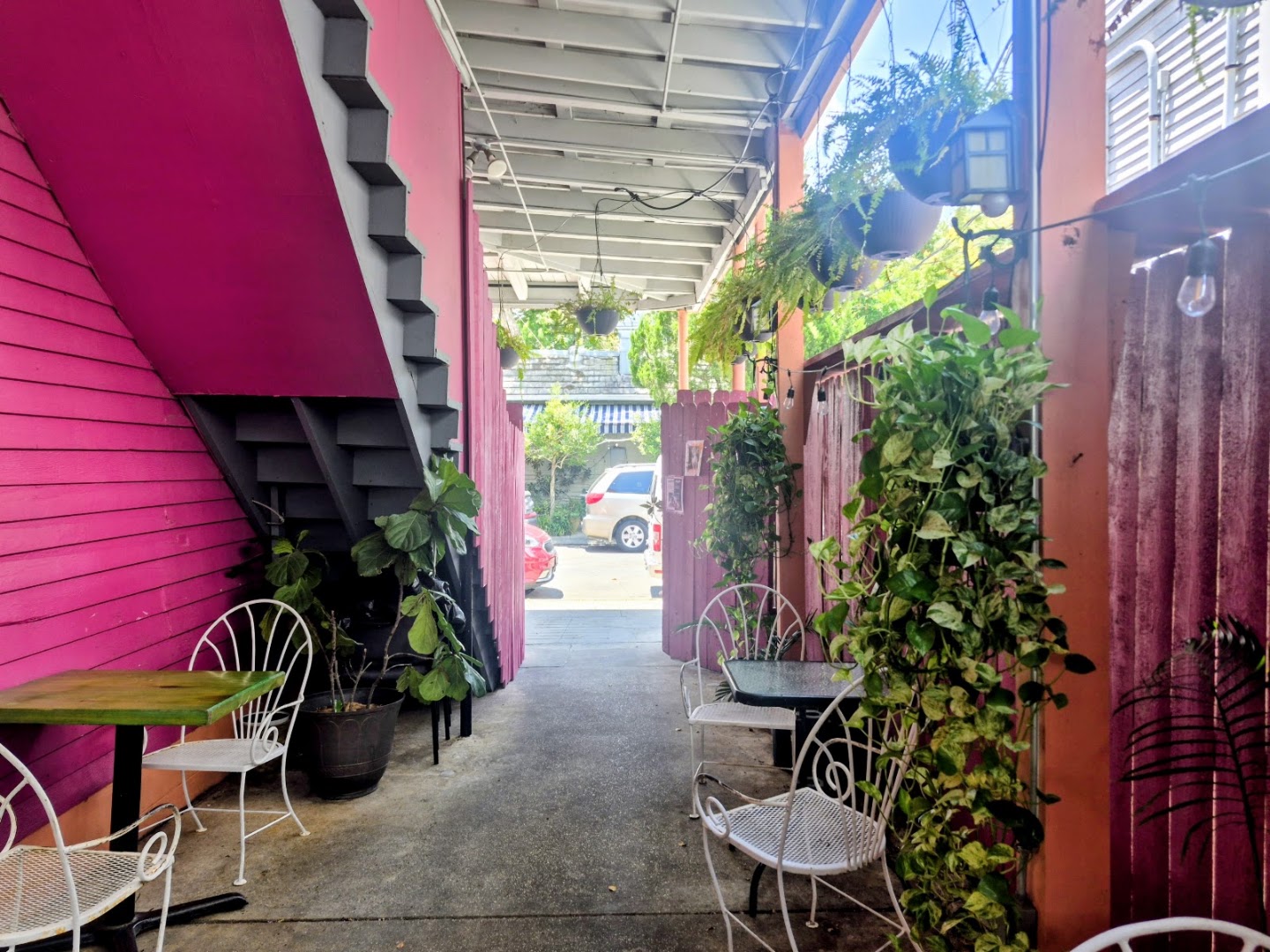 Le Ponce: inviting and well-lit terrace area