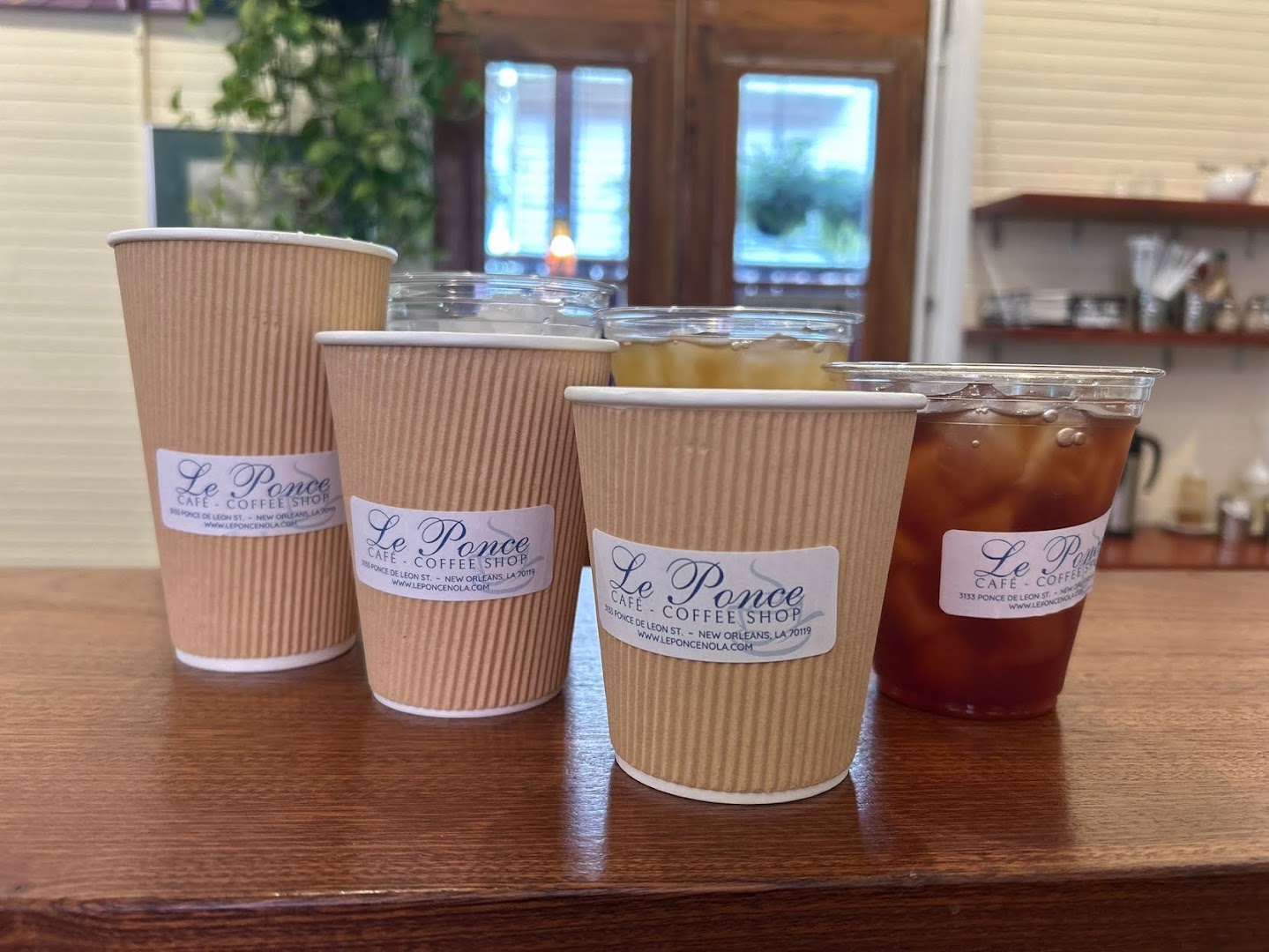 Le Ponce: clear photo of branded drinks