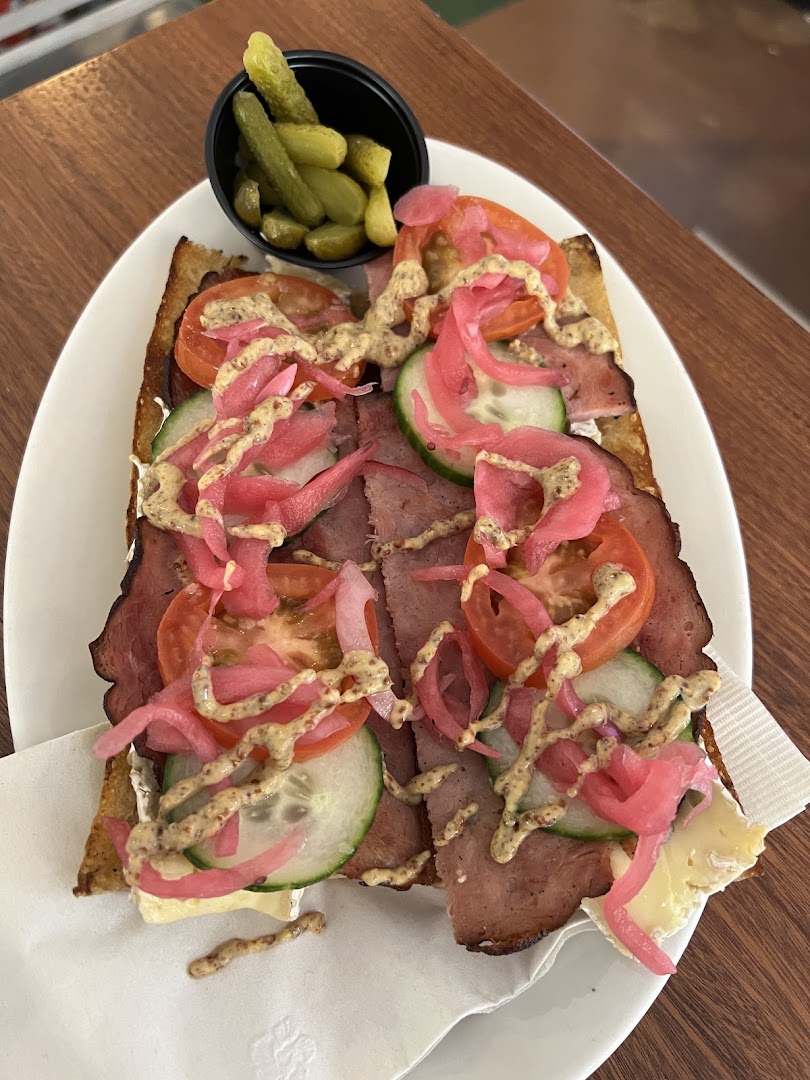 Le Ponce: appetizing photo of food served