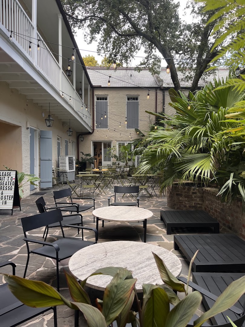 Patula: inviting and clear venue atmosphere