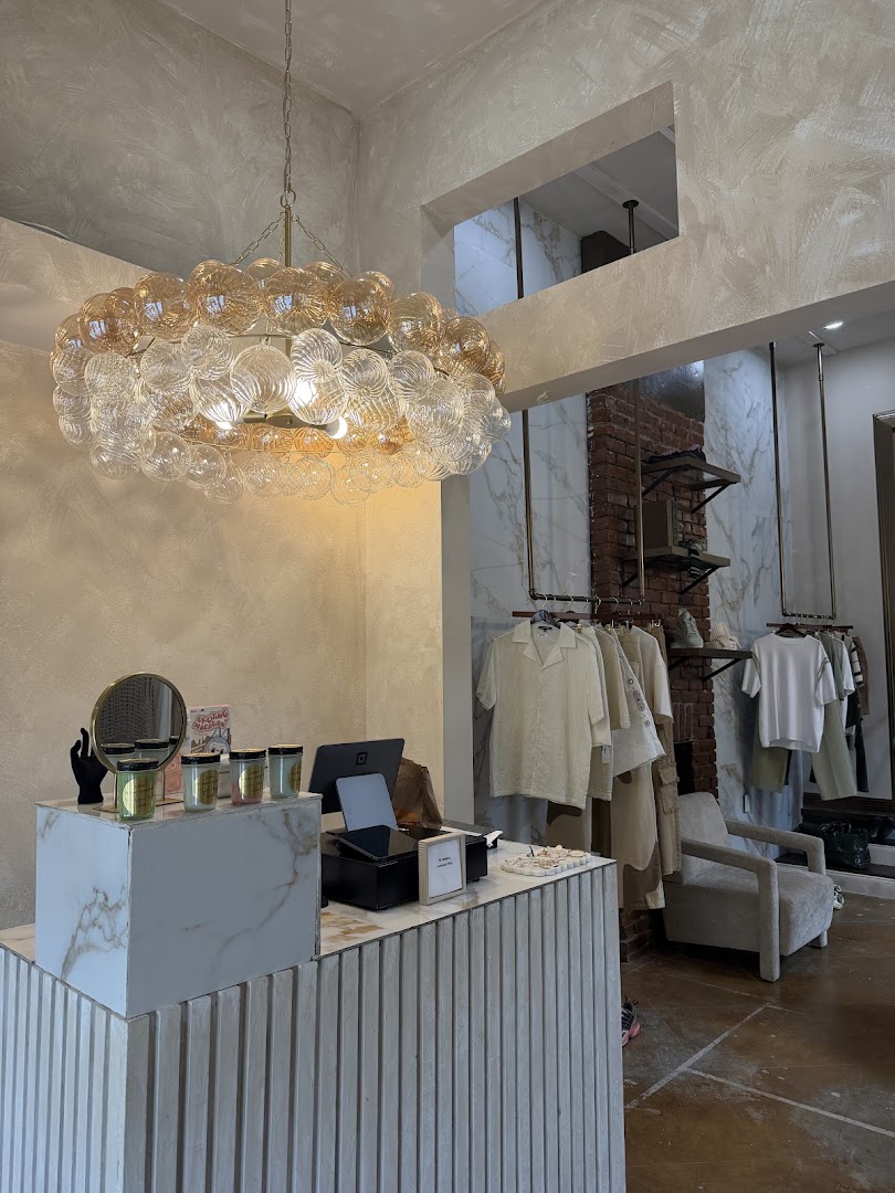 Upper Atmosphere: high quality shop interior photo
