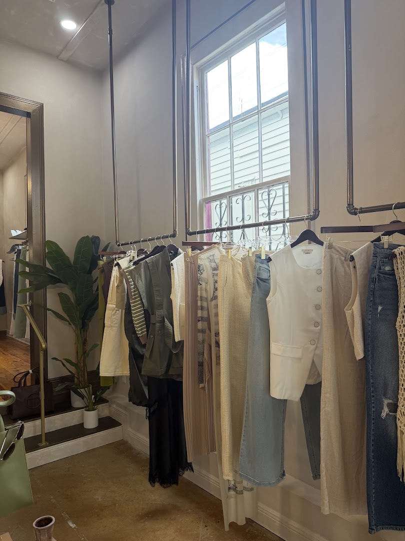 Upper Atmosphere: clear display of shop products