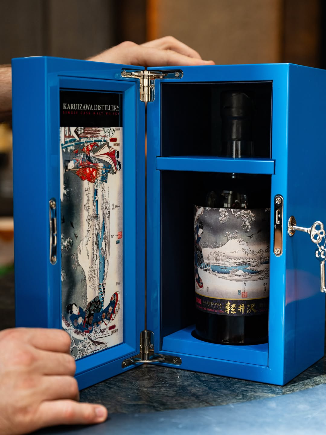 Bar Chimera: high quality product photography