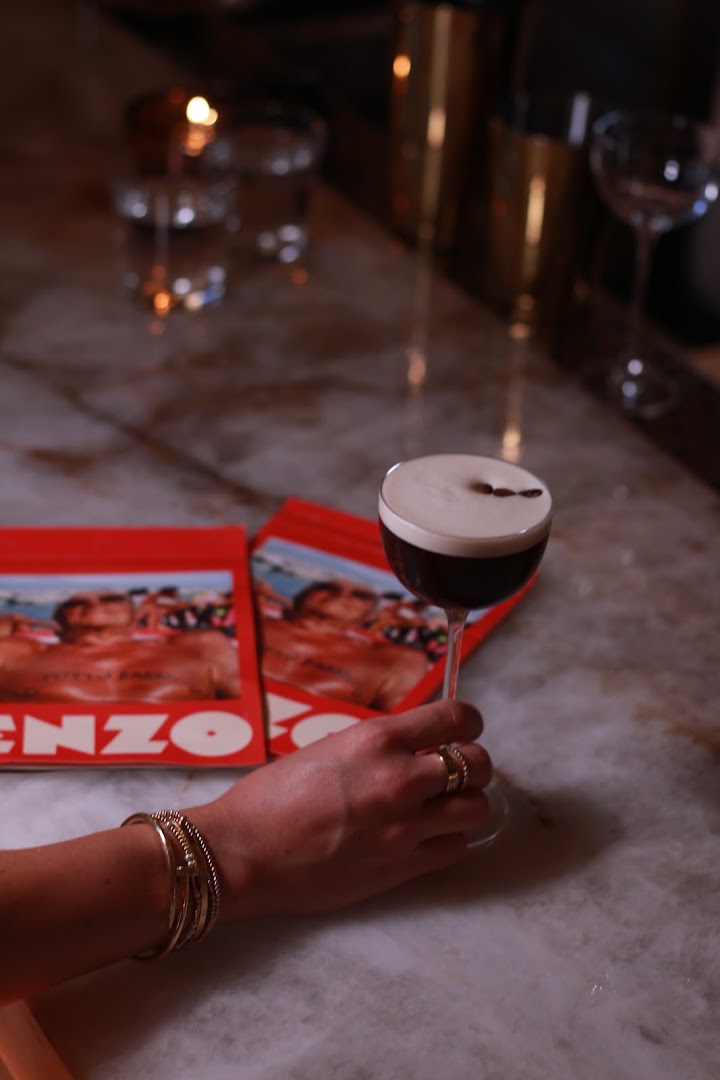 Enzo: high quality, atmospheric cocktail shot