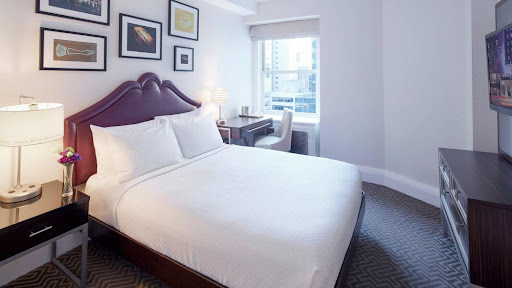 Waldorf Astoria New York: professional hotel room interior photo
