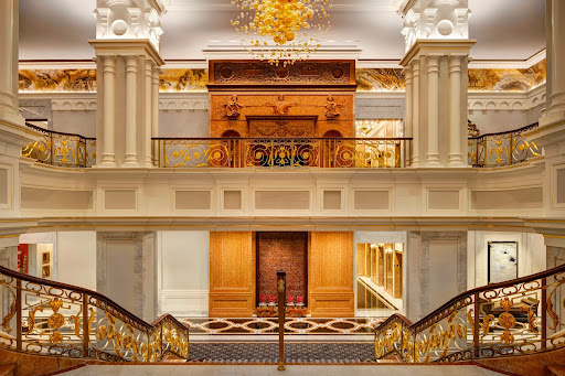 Waldorf Astoria New York: stunning professional hotel lobby shot