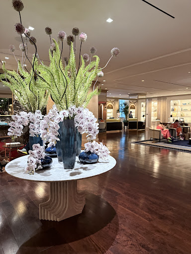 Waldorf Astoria New York: elegant hotel lobby interior shot