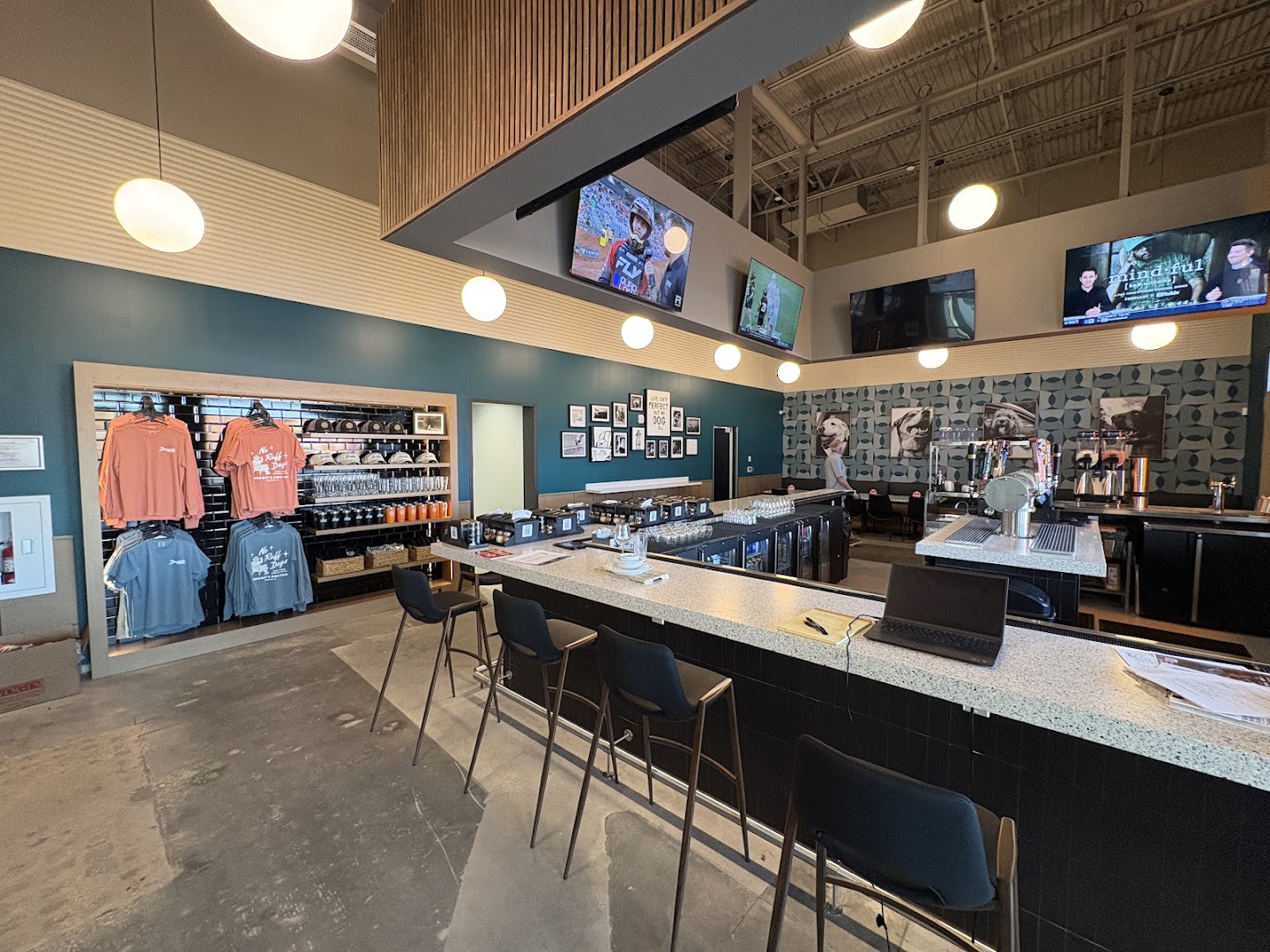 Dougie's Dog Bar: clear shot of venue interior