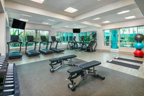 Hotel Landy: clean professional hotel gym photo