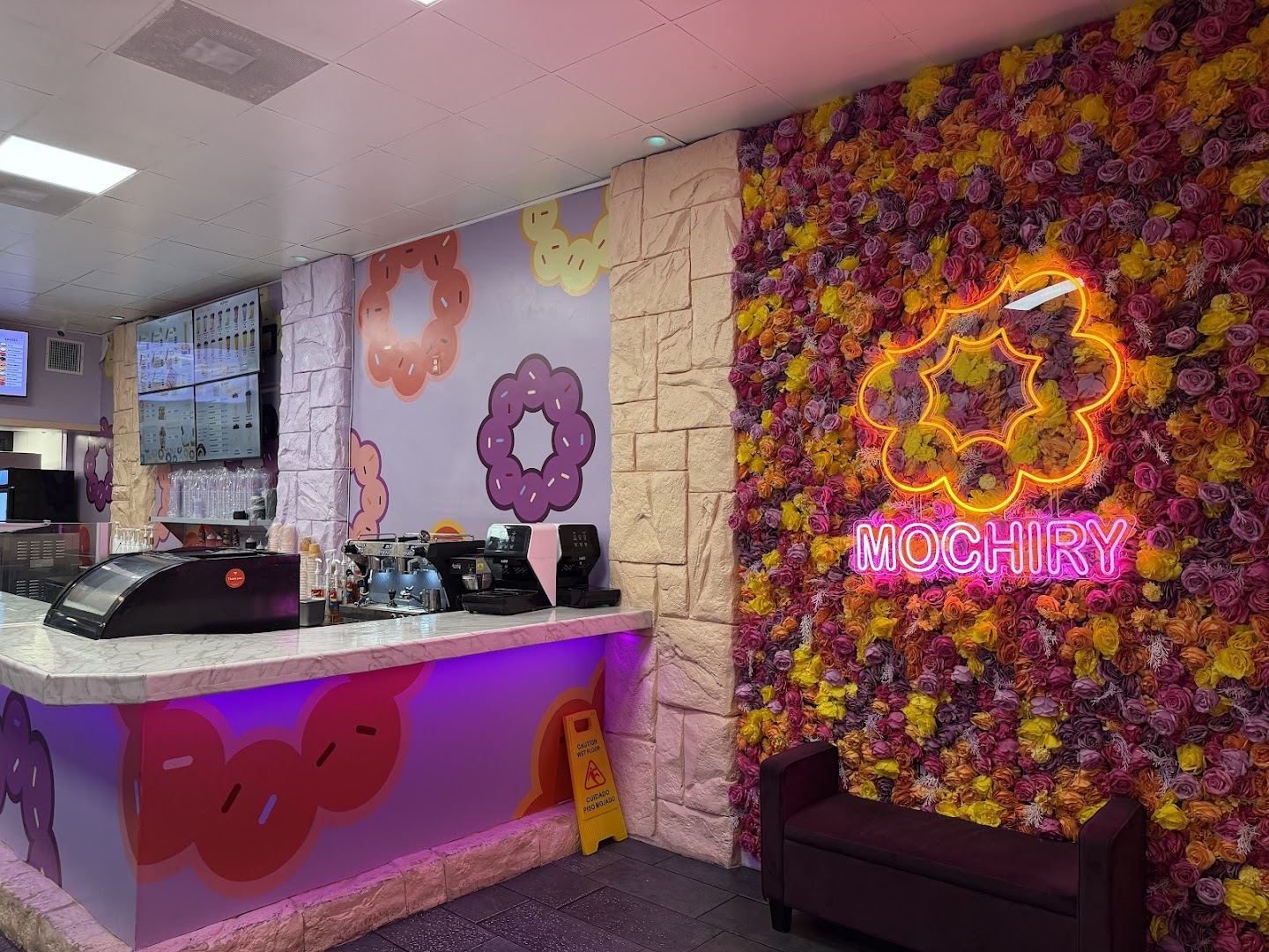 Mochiry: clear, attractive interior shot