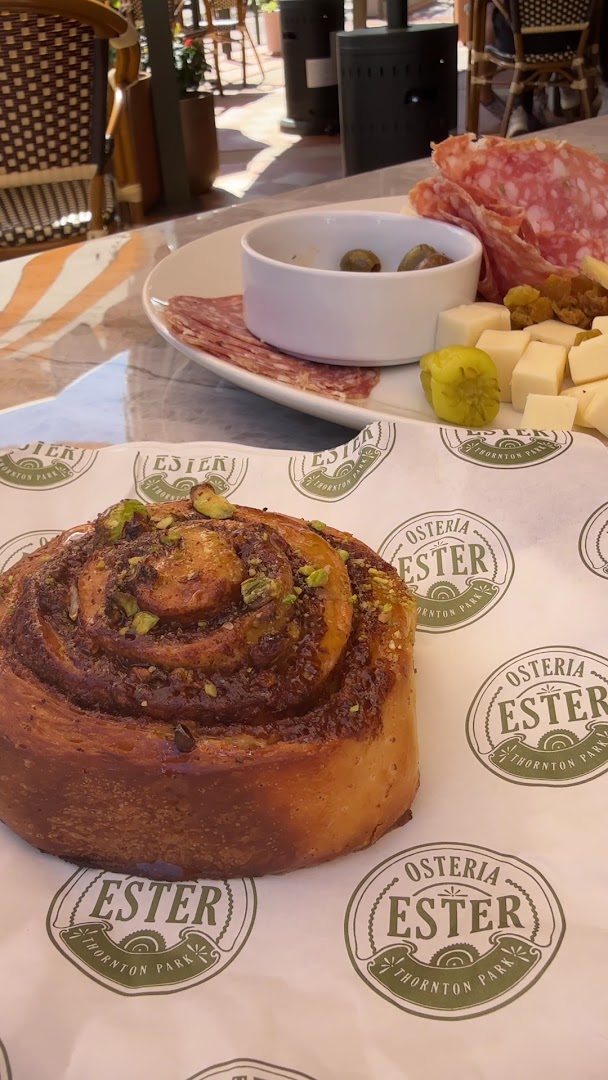 Osteria Ester: appetizing food photo with branding