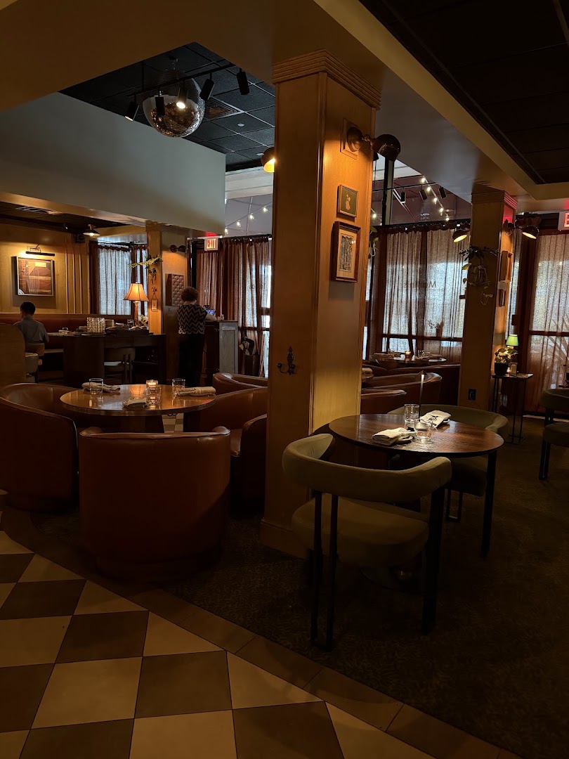 Sparrow: inviting bar interior atmosphere