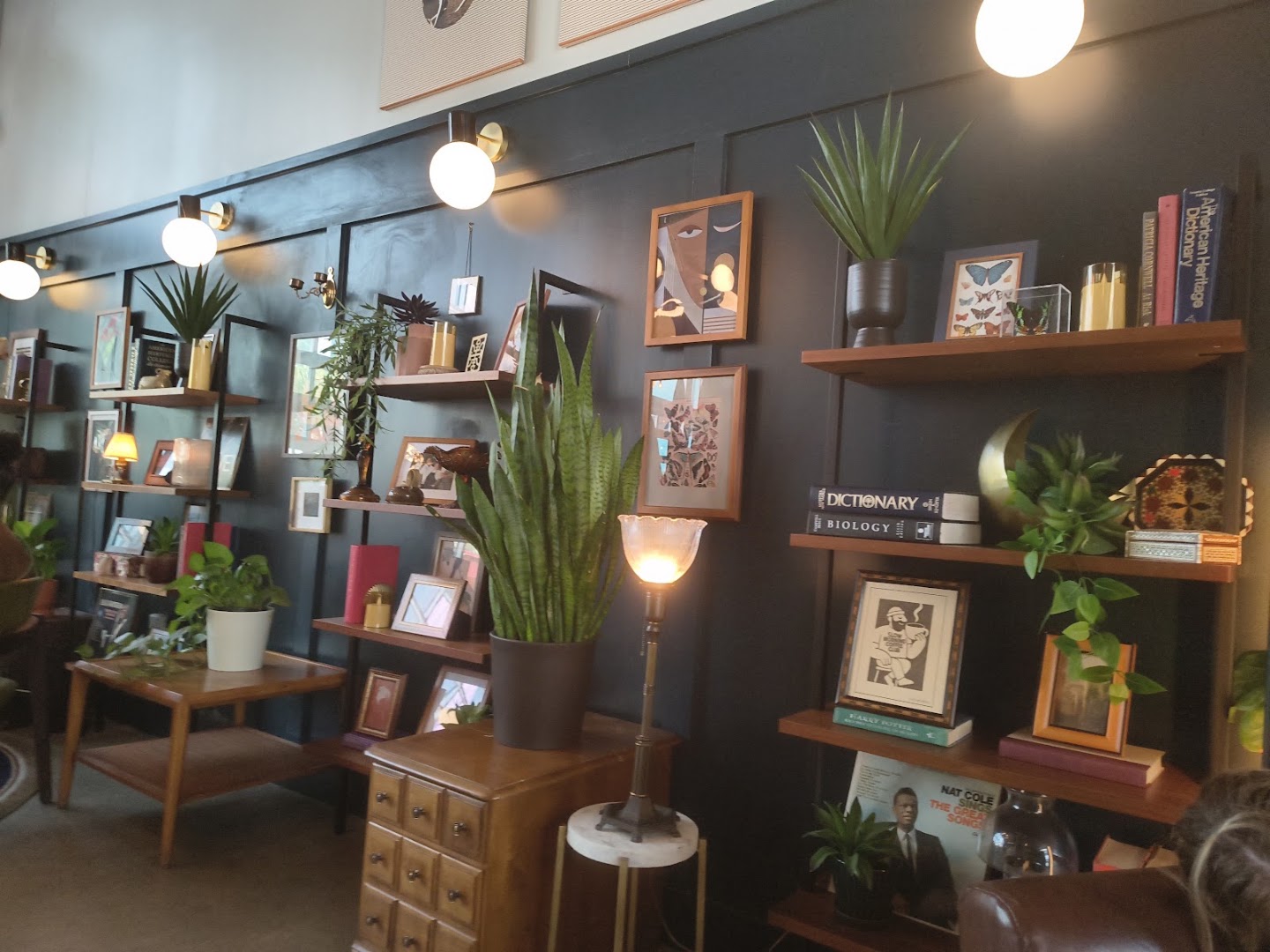 The Monroe: attractive interior atmosphere and decor