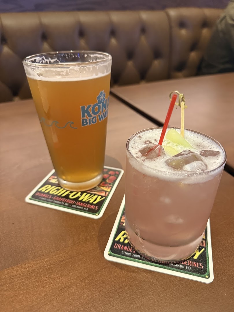 Walter's Tavern: appetizing photo of bar drinks
