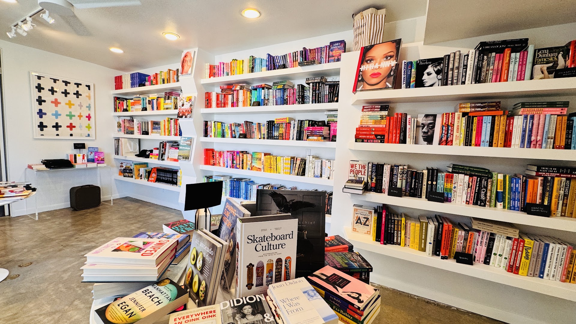 Books & Secrets: clear, inviting shop interior display