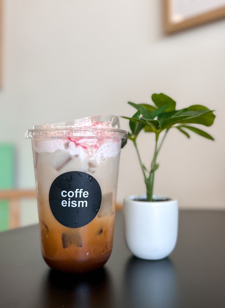 Coffeeism Co.: appealing, professional product photography
