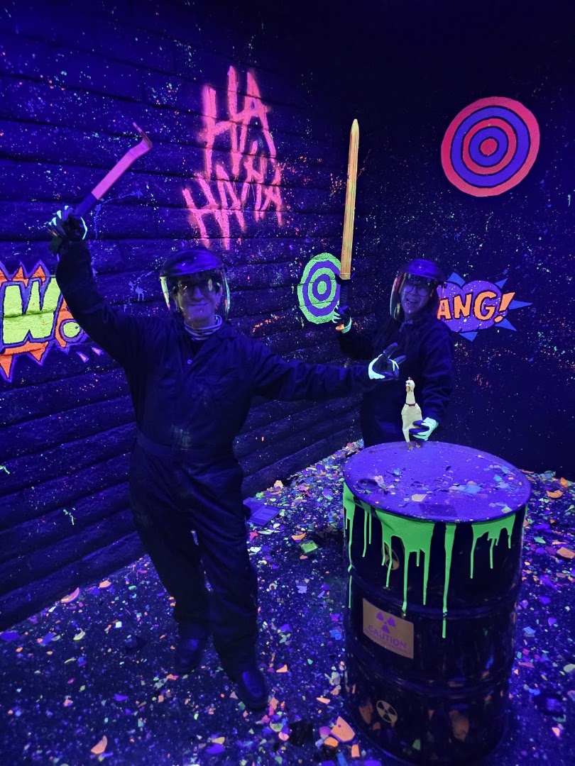 Palm Canyon Axe Club: venue atmosphere and activity