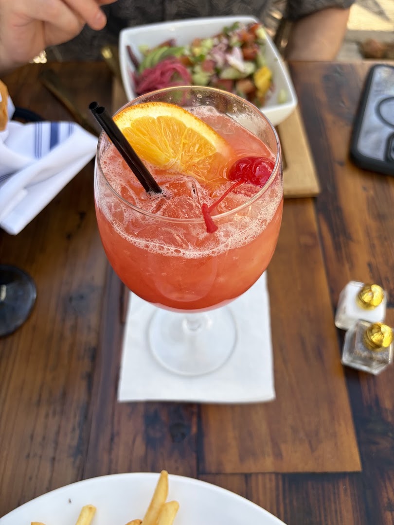 So-Cal Sunset: appetizing photo of restaurant drink