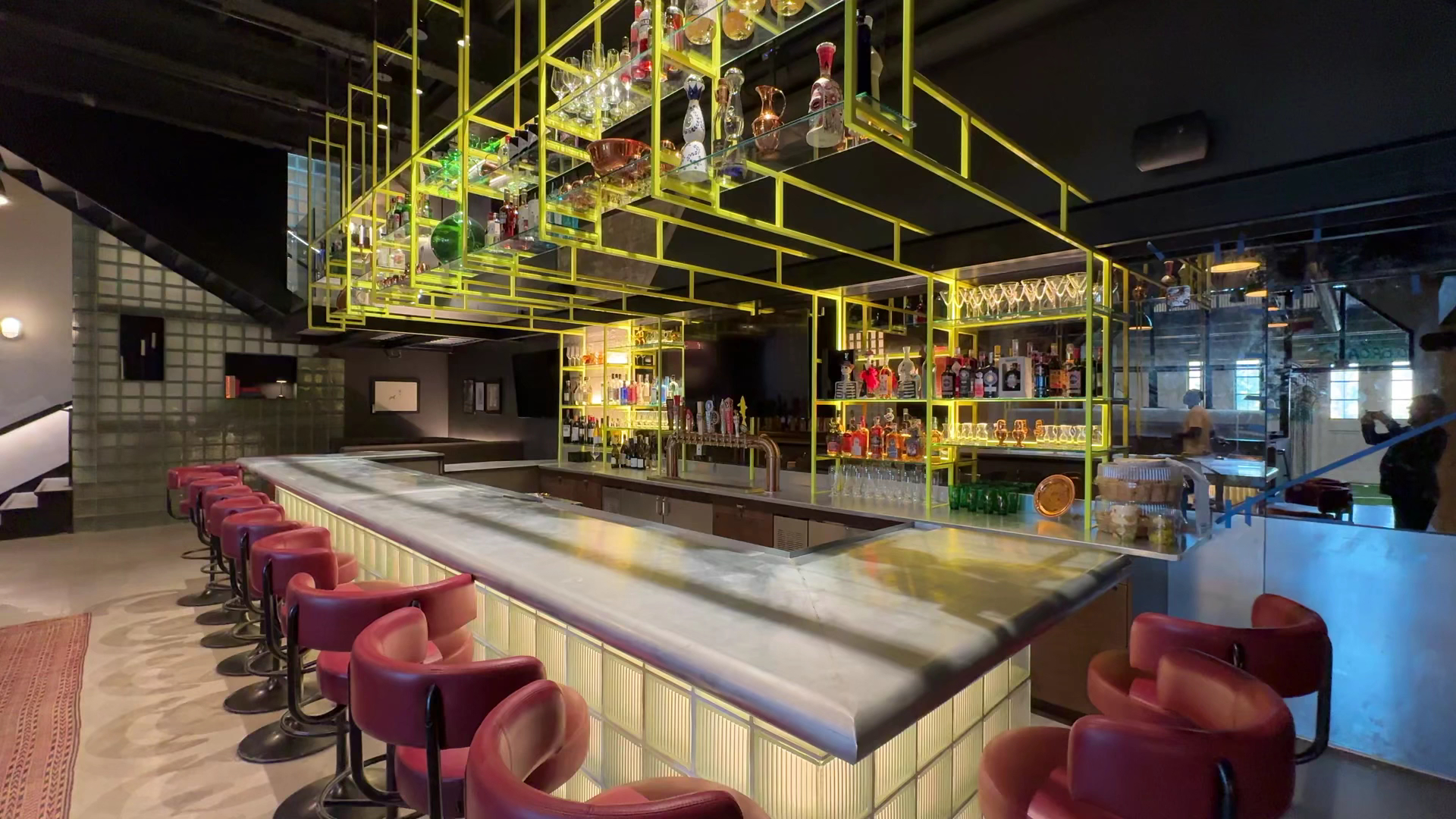 Ballers: high quality interior bar shot