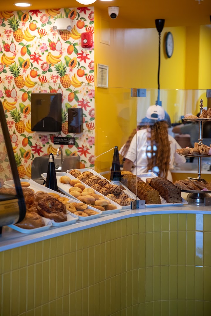 Café Tinto Fishtown: clear, appealing display of food