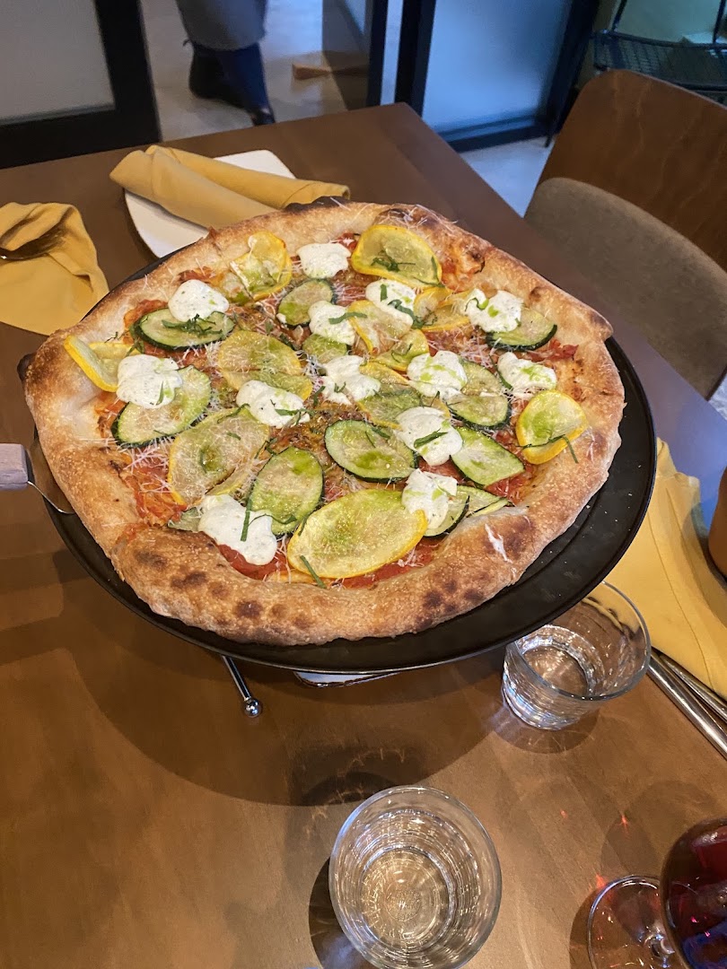 Corio: appetizing photo of restaurant food