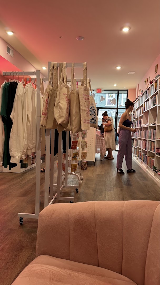 Cupid's Bookshop: clear, inviting shop interior view