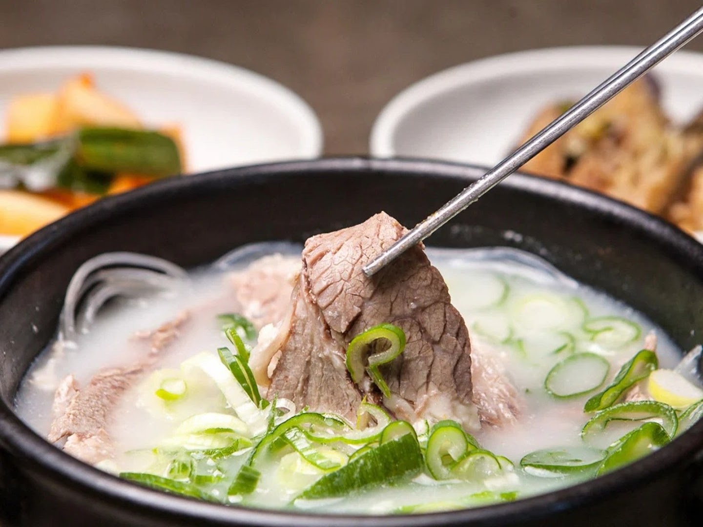 Ddukbaegi: appetizing high quality food shot