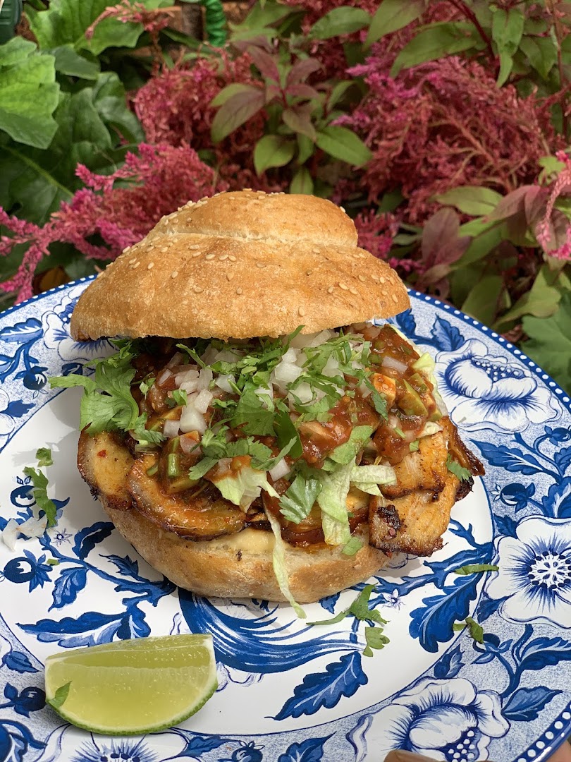 El Chingon Fishtown: appetizing food photo