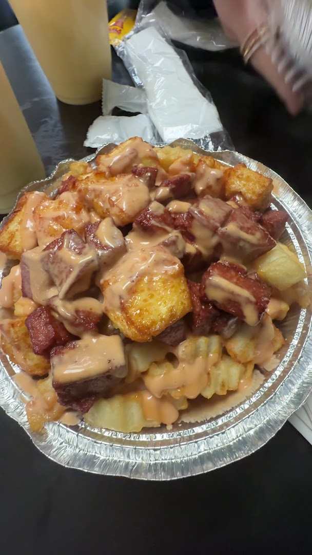 El Sazon R.D.: appetizing photo of breakfast food