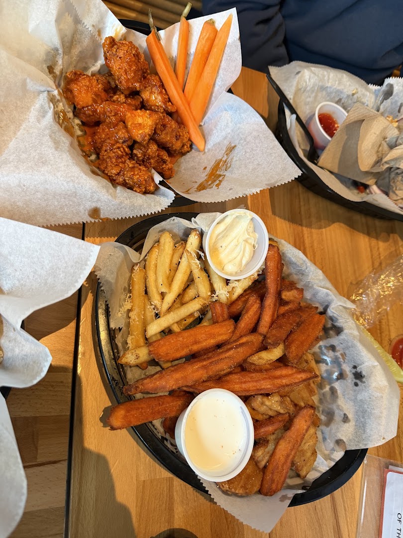 Forest & Main Fishtown: appetizing photo of bar food