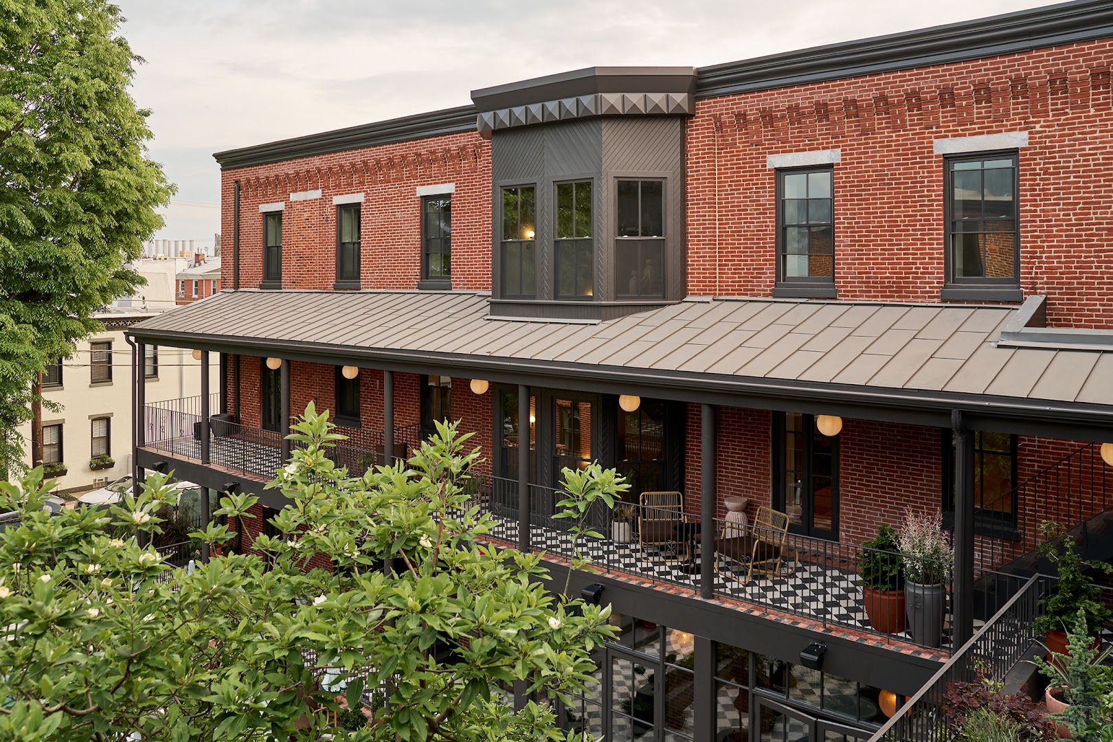 Hotel Anna & Bel: professional exterior architectural shot