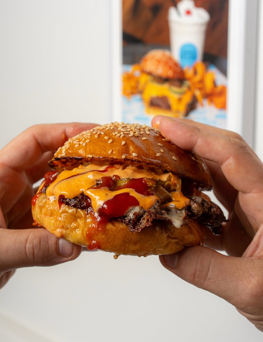 Huda Burger: appetizing, high-quality food photography