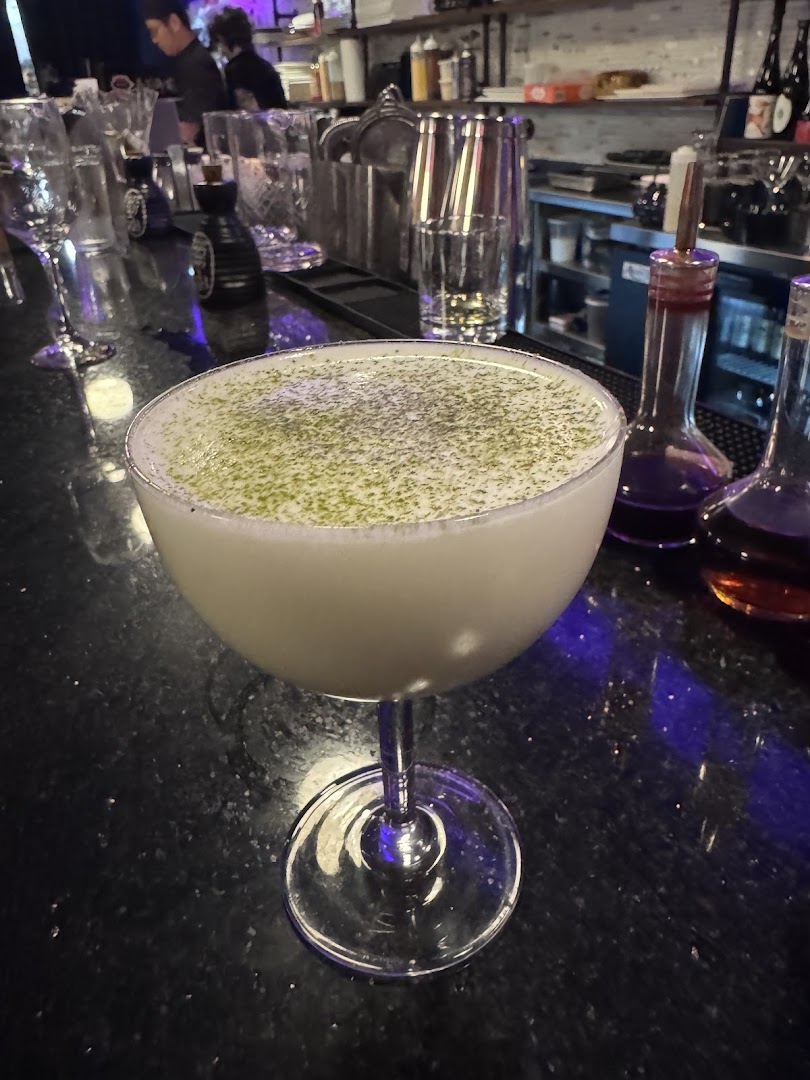 Javelin: appetizing cocktail photo in venue