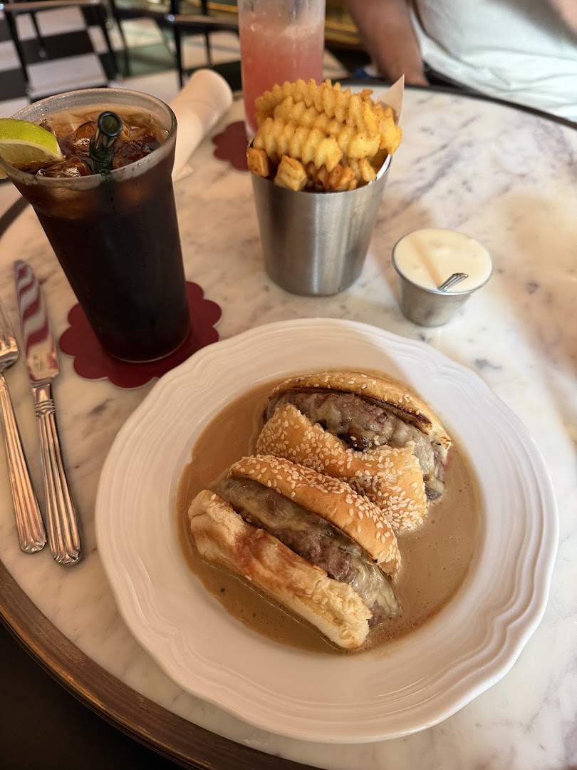 Known Associates: appetizing photo of bar food