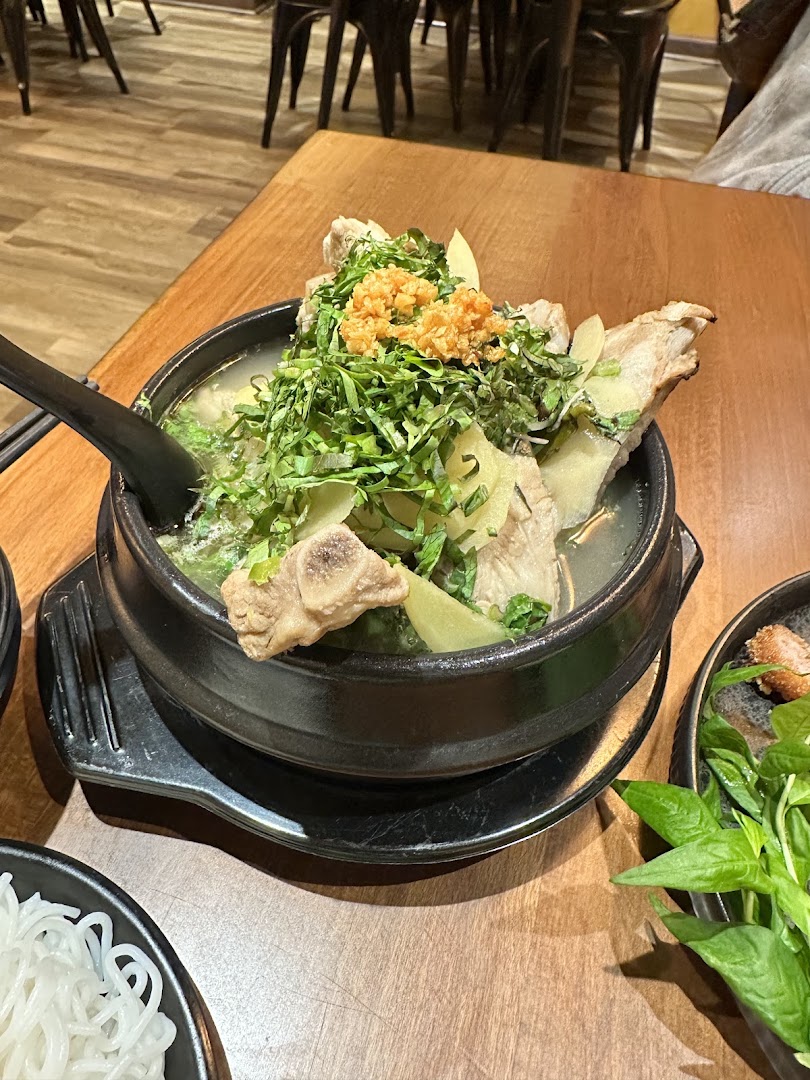 Lakako Cafe: appetizing photo of served food