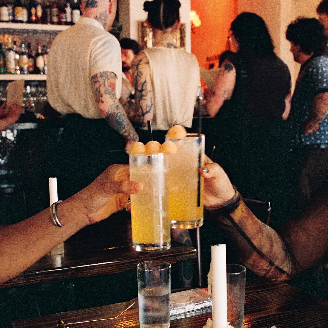 Lillian’s: lively bar atmosphere well
