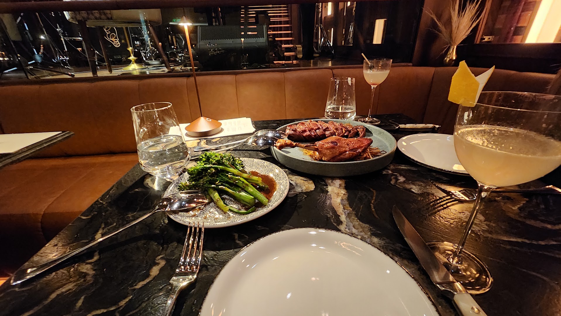 Mr. Edison: high quality food and atmosphere