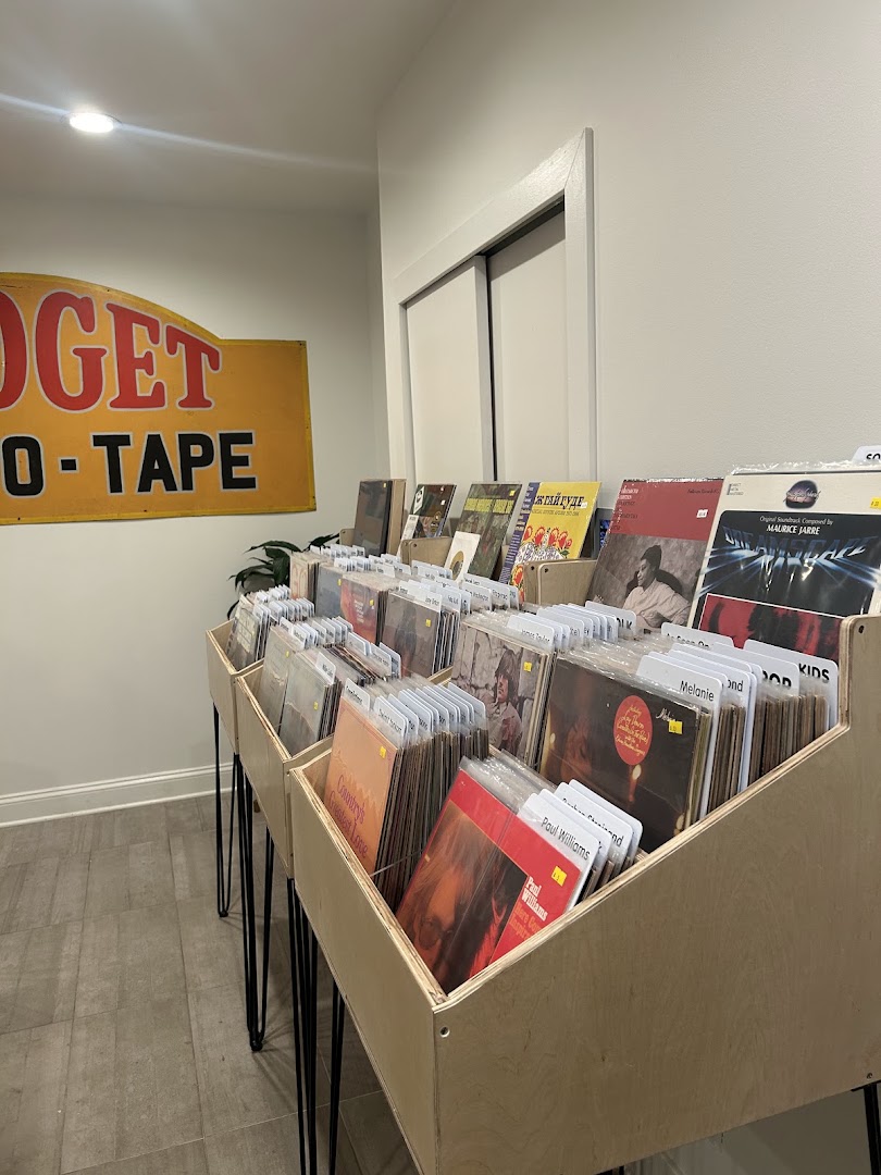 Records Forever: clear display of shop products