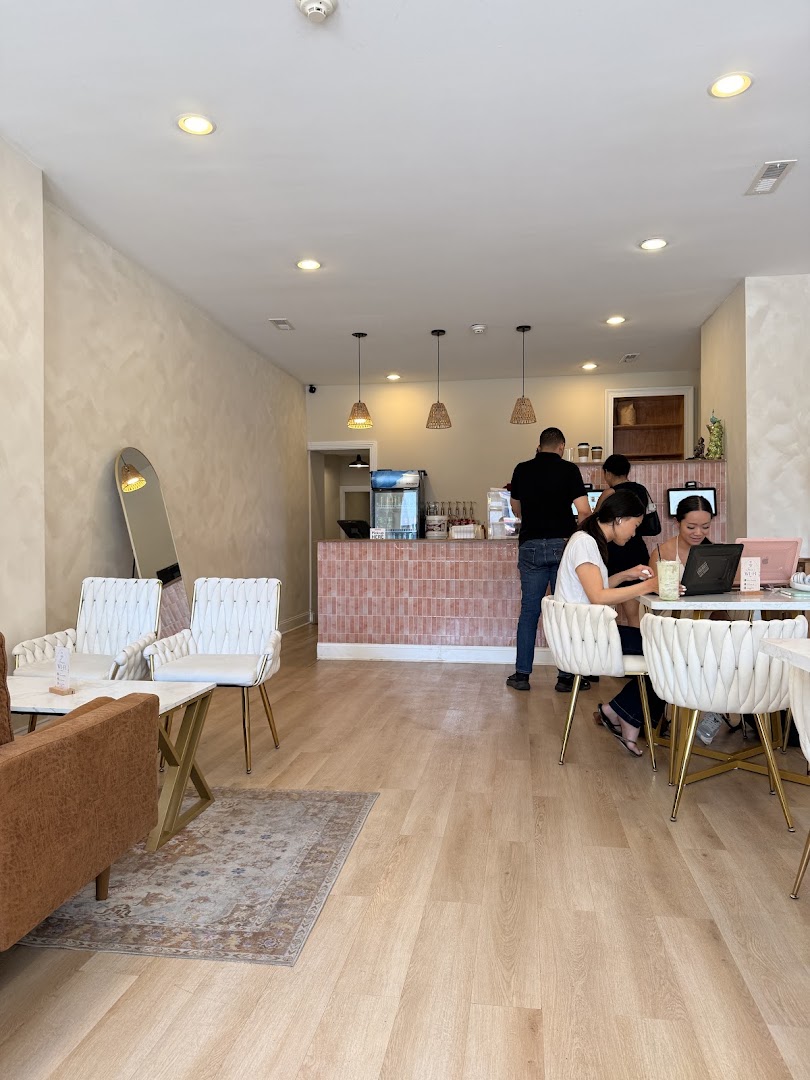 Saffron Cafe: clear, professional interior atmosphere shot