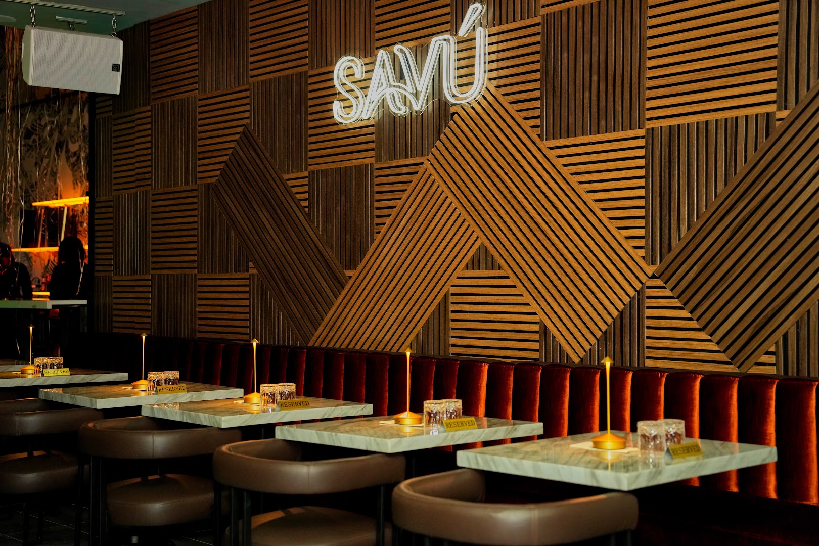 Savú: professional interior shot of venue