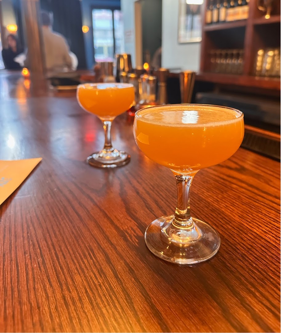 Side Eye: appealing photo of restaurant cocktails